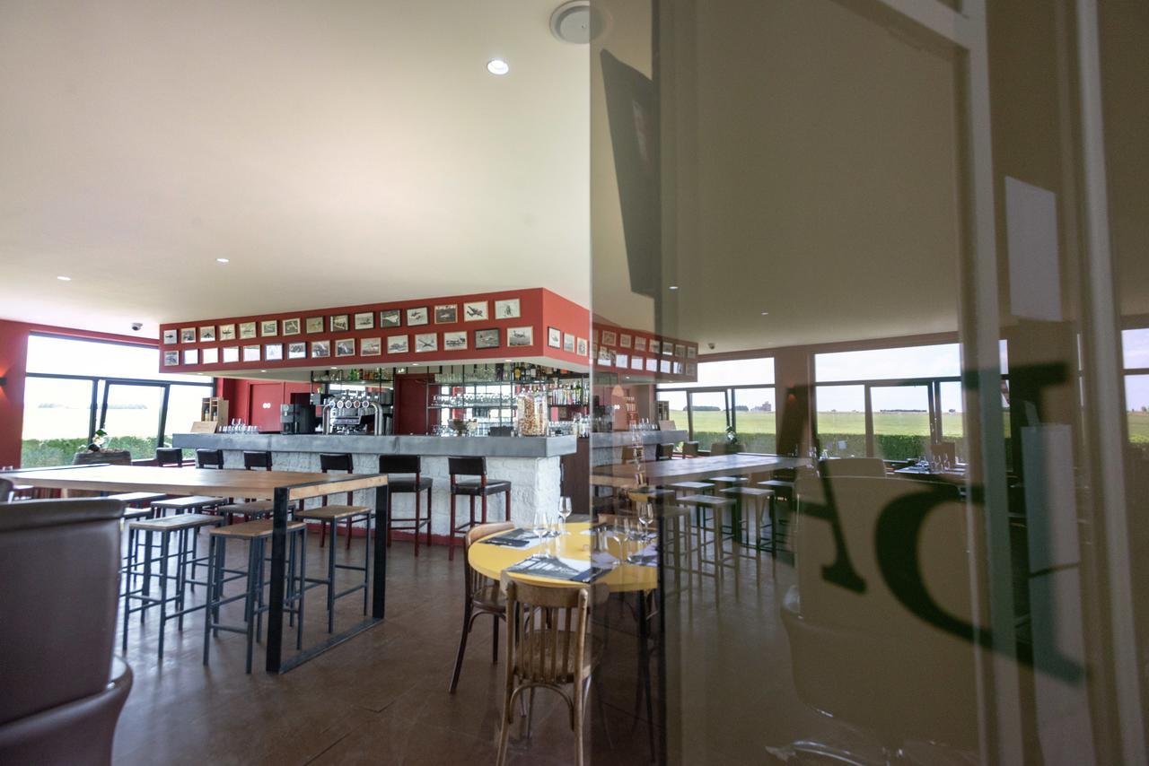 Logis Hotel & Restaurant De L'Aerodrome De La Baie De Somme Buigny-Saint-Maclou 외부 사진